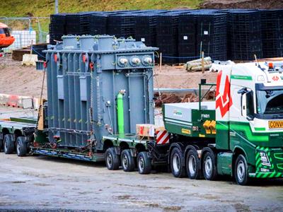 CombiMAX 3+ 5 semi-trailer for transporting a transformer