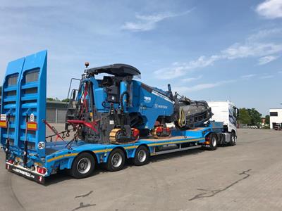 Low-loader semi-trailer with 2 to 4 axles, extendible, ultra-light construction.