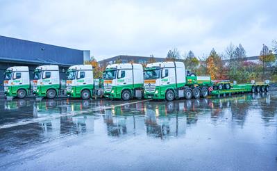 Vossmann setzt die neue Flotte in ihrem markanten Grasgrün vorrangig ein zum Transport von Windkraftkomponenten ein.