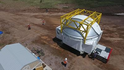 Self-propelled modular trailer APMC by Faymonville to move a telescope