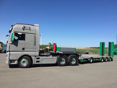 A MultiMAX stepframe trailer for railway works