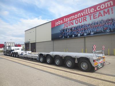 The low bed trailer with a basic width of 3.000mm has a a length of 6.800mm and is extendable by a further 3.700mm.