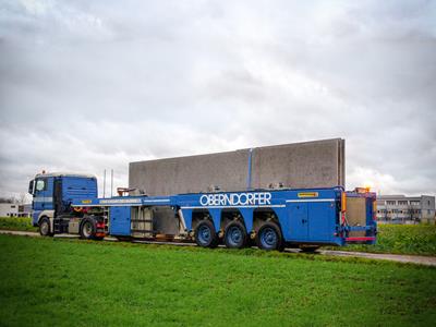 La semi-remorque "tiroir" PrefaMAX peut être adaptée aux besoins individuels de transport. Voici quelques possibilités d’équipements:

porte parallélogramme
verrouillage hydraulique des palettes
système flexible de calage (commande à partir du sol)
commande à distance