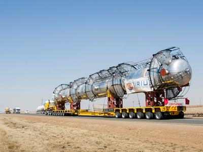 Diese Vielfalt an Kombinationsmöglichkeiten, sowie das anwenderfreundliche Bedienkonzept, machen den ModulMAX zum Garant für Flexibilität und Wirtschaftlichkeit bei komplexesten Schwerlast-Transporten.