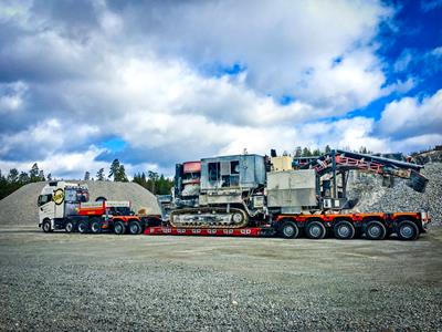 Transport of heavy machinery, silos and mechanical tape for the transport of stones in quarries