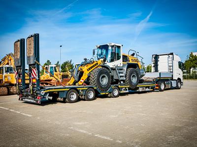 MultiMAX Plus can be tailored individually to the transport requirements. The equipment options include:

Ramp systems
Extendable
Wheel & excavator troughs
Hydraulically lift- and lowerable platform
Gratings cover for the work platform transport or wooden floor for construction machinery
Outriggers