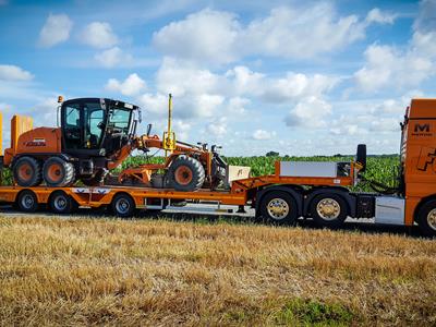 MultiMAX Plus nadaje się szczególnie do transportu lekkich maszyn budowlanych (roboty ziemne i budownictwo drogowe), pojazdów dźwigowych (wózki widłowe, wózki widłowe,...), kontenerów, ładunków ponadgabarytowych, długich materiałów i ciężkich ładunków w całej Europie.