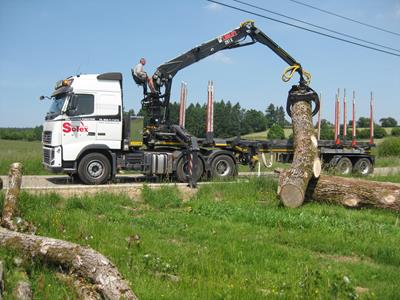 When loading or manoeuvring, the bogie provides an optimal seat while guaranteeing great manoeuvrability...