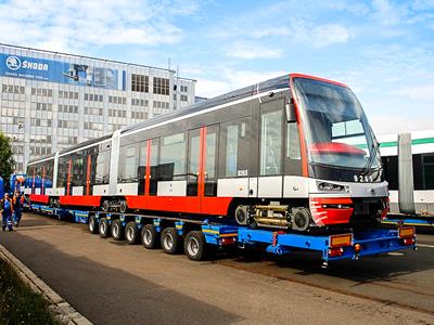 Spoorwegmaterieel bestaat uit alle voertuigen die ontworpen zijn om op een spoor te rijden. Trein, tram, wagon, metro, etc...