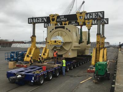 Les plates-formes hydrauliques ModulMAX peuvent faire face aux projets de transport de charges extrêmement lourdes, tant sur route que hors route.