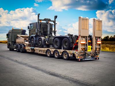 When it comes to tenders for national defence equipment, public authorities rely on the quality of low loaders by Faymonville