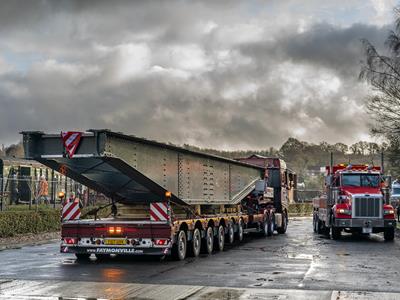 5 to 8-axle semi-trailer with low pendle-axle