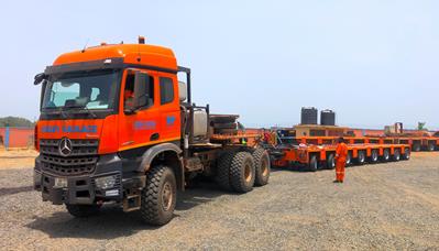MONPE’s eye-catching orange fleet of trailers includes 28 axle lines of modular trailers with numerous accessories.