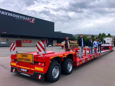 José Escada and his team from IP Transportes recently came to Luxembourg to pick up their new 2-axle MegaMAX lowbed on pendle-axles with a double extendable loading platform.