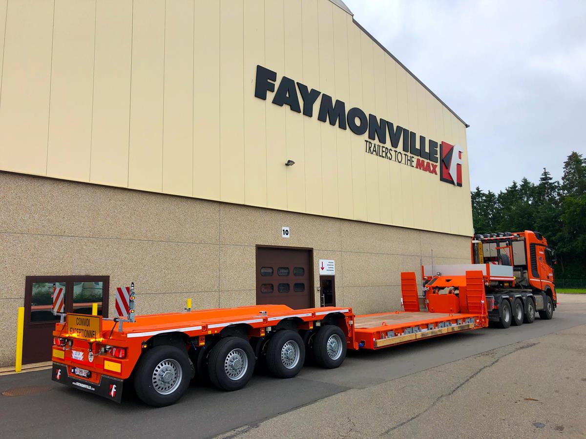 Earthmoving and demolition tasks as made for a 4axle lowbed