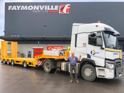 This 1+3 low loader type Faymonville MultiMAX is an advanced Christmas present for the French company Lefrancois Transports.
