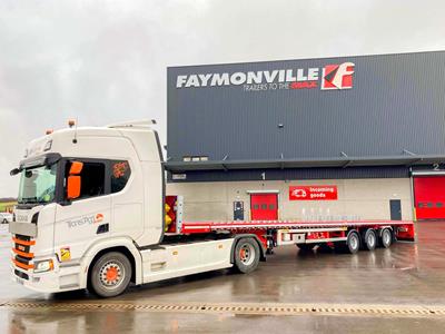 The French company Trans Agri Services, located in the department 59, has acquired a new CargoMAX flatbed for diagonally transports from Faymonville.