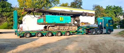 At Dominik Schwer- & Tiefladertransporte from Berlin-Tretow, one project follows the next for its 5-axle MultiMAX semi low-loader.