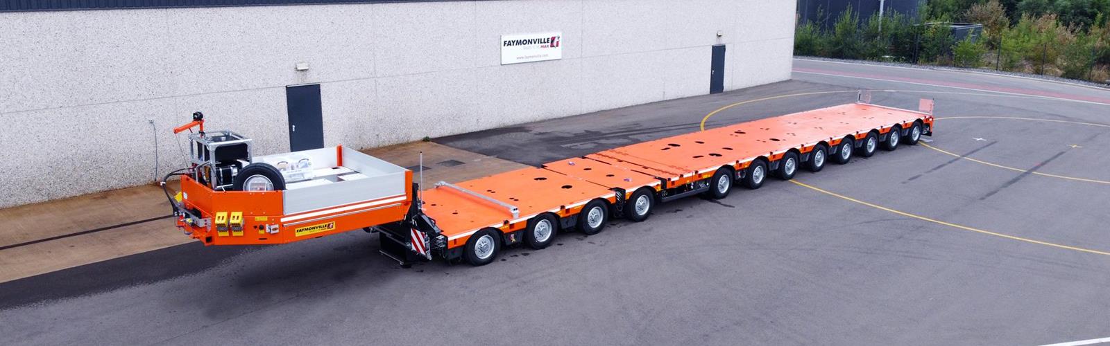 Dieses modulare CombiMAX-Fahrzeug mit niedriger Pendelachse PA-X ist der erste, bei dem ein 1-Achs Joker-Fahrwerk im vorderen Teil eingebaut ist.