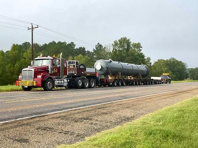 The 12-axle Faymonville HighwayMAX Booster single drop highway trailer is such a product that became a key player within the fleet of customer 5J Transportation Group.