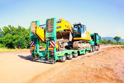 The hydraulically widenable loading platform