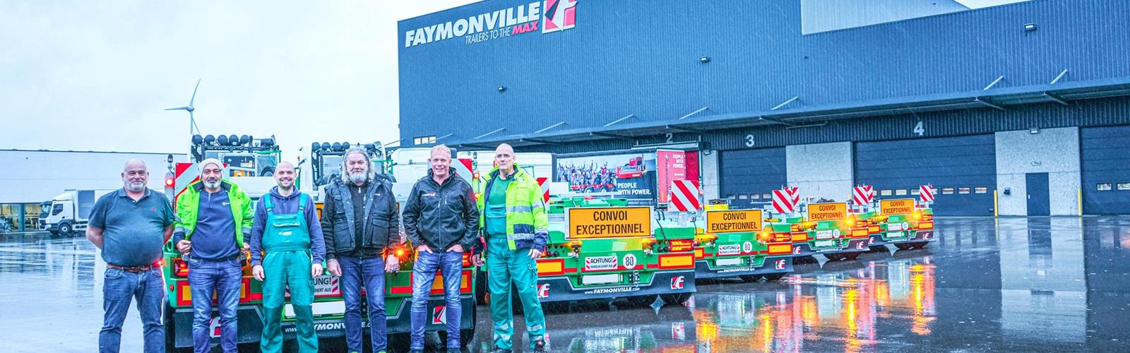 Das Fahrer-Quintett erhielt in Lentzweiler eine ausgiebige Einweisung und ist nun bereits auf Achse mit den neuen Tiefladern. Gute Fahrt!