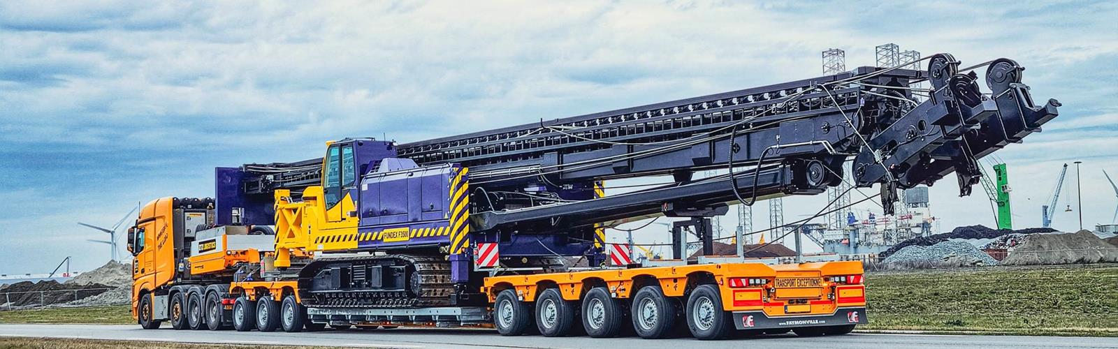 ZTZ Logistics erhielt einen gelben Faymonville VarioMAX in 3+5 Ausführung mit teleskopierbarer Baggerbrücke.