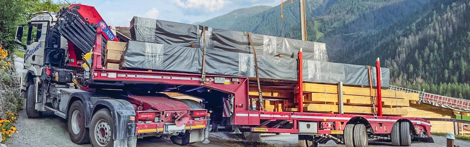 Steiner Transport & Technik setzt auf Tieflader von Faymonville und MAX Trailer