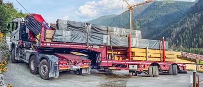 Steiner Transport & Technik setzt auf Tieflader von Faymonville und MAX Trailer