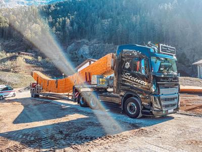 Das MAX510 Tiefbett im Steiner-Fuhrpark kommt derweil bei internationalen Spezialtransporten zum Einsatz
