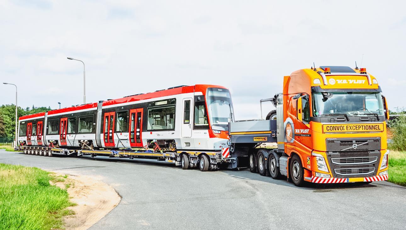 Van der Vlist with CombiMAX power by Faymonville for railway projects