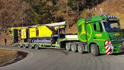 Eine geringe Ladehöhe, ein großer Achshub sowie ein maximaler Lenkeinschlag von 55 ° - das ist die Einzelradaufhängung Twin Axle II