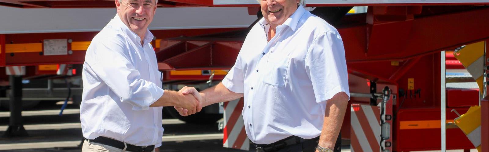 Alain Faymonville (Faymonville Group) und Helmut Sucko (ES-GE Nutzfahrzeuge)