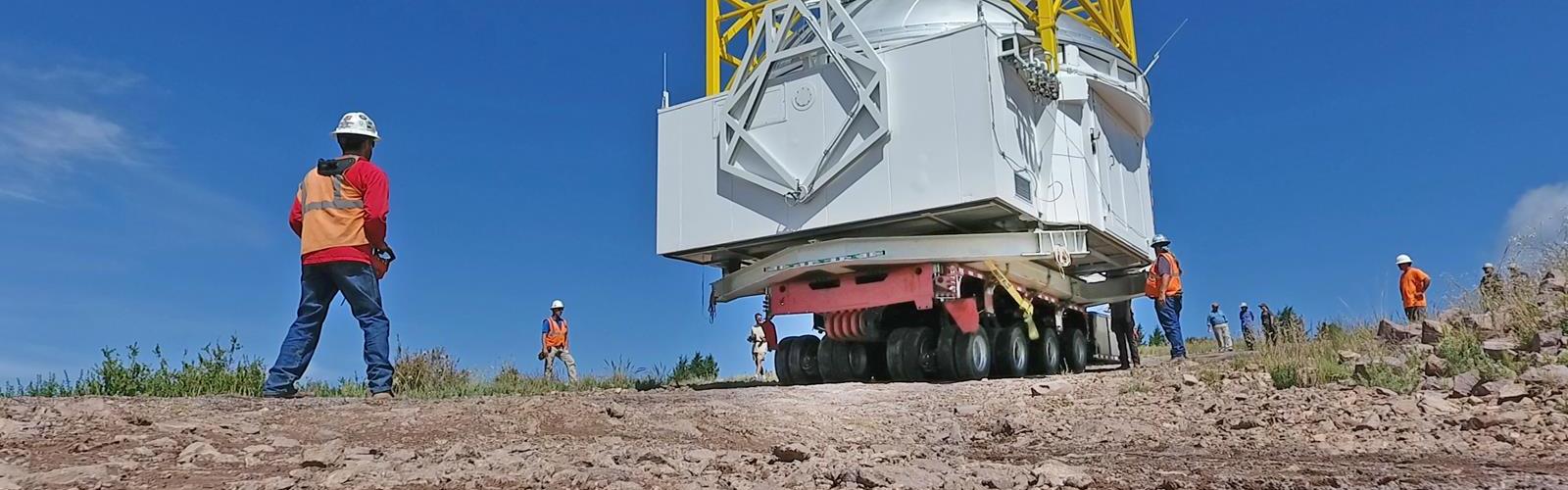 Self-propelled modular trailer by Faymonville to move a telescope in the US