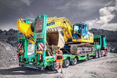 MultiMAX semi dieplader is een bijzonder veelzijdige en omvangrijke opleggerserie