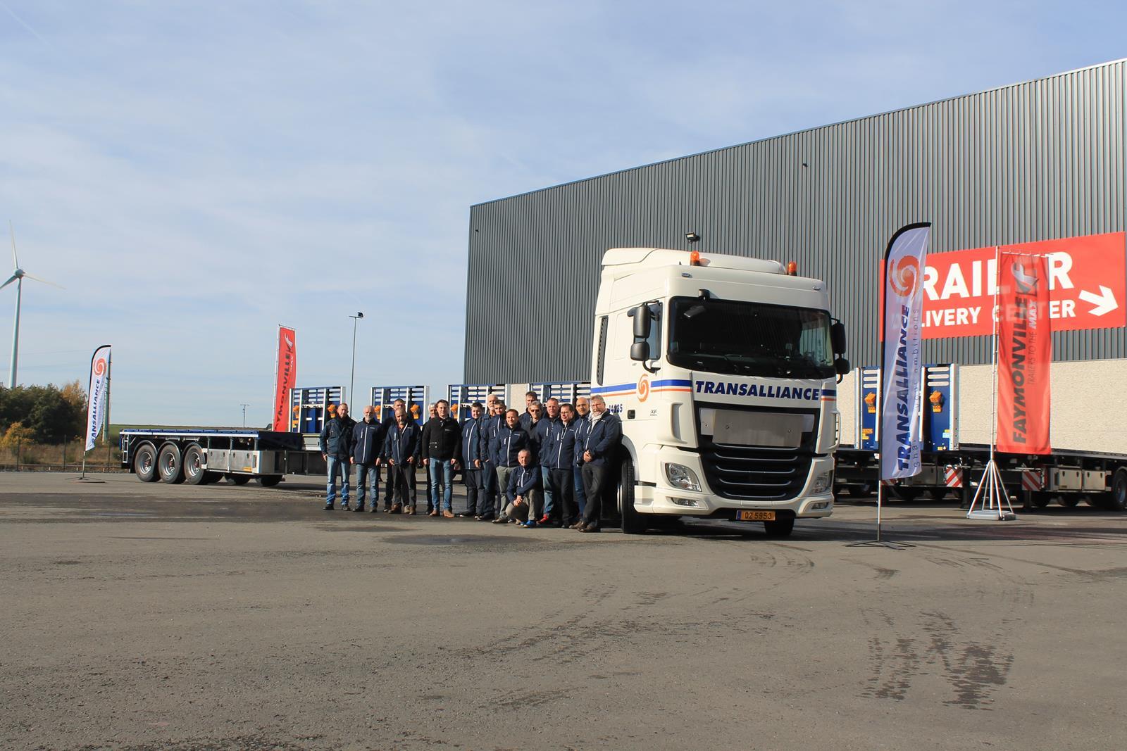 Acht Megatrailer TeleMAX für Transalliance Europe Faymonville Tieflader