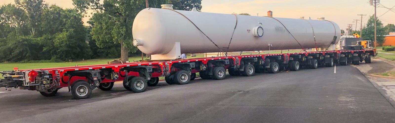 The Faymonville DualMAX is a modular dual-lane trailer system for highest payloads.
