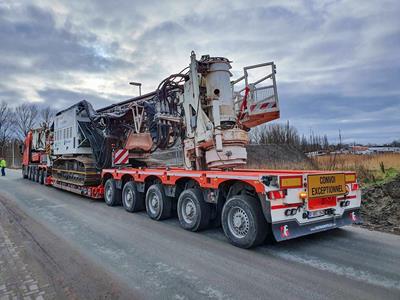 Les premiers travaux de transport de Martlé Moving & Lifting et leur nouvelle combinaison extra-surbaissée VarioMAX Plus 2+5 ont été réalisés avec succès.