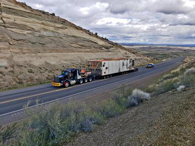 The highway trailer fits for heavy haul projects with legal payloads up to 205,000lbs and beyond
