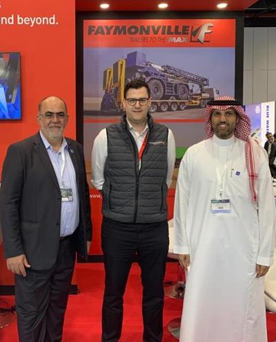 From left to right: Eyad Arafah (GM Assets Management Almajdouie Logistics), Julian Thelen (Sales Faymonville) & Mohammed Ali Almajdouie (CEO Almajdouie Logistics)