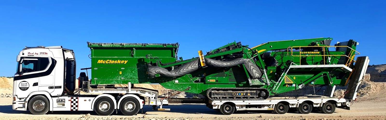 The extension of the loading platform enables the low-loader to be perfectly adapted to the load.