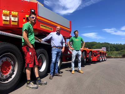 Die Truppe um Peter Wipfli jr. erhielt am Werk in Lentzweiler vom Faymonville-Team eine detaillierte Einweisung