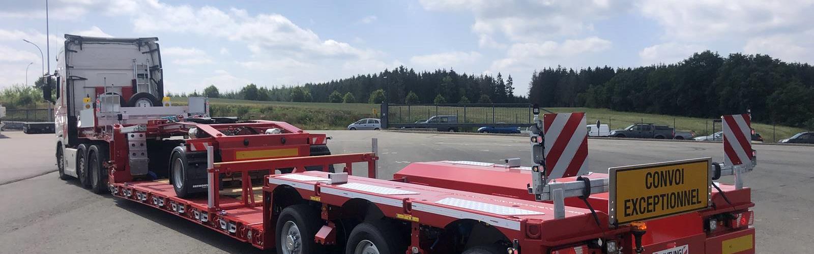 Das Tiefbett in Niedrigbauweise von nur 225mm und herausnehmbaren Boden kann von der Basislänge 7.500mm um weitere 5.000mm teleskopiert werden.