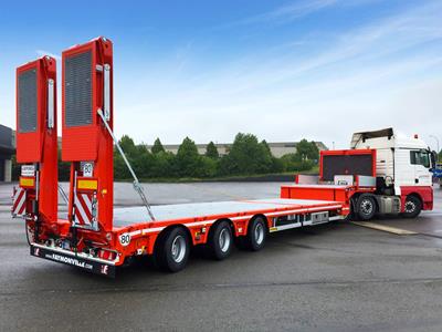 The compact ramp construction gives the low loader an unbeatable loading platform length while complying with an overall vehicle length of 16.5m