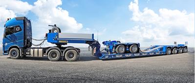 With its low loading height and high payload capacity, the VarioMAX low loader is the economical answer to the many and varied tasks in construction and exceptional transport.