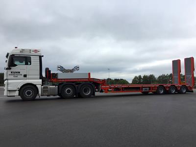 In order to combine punctilious quality with maximum flexibility, impressive robustness and reassuring reliability, it is necessary to opt for a lowloader semi trailer from Faymonville.