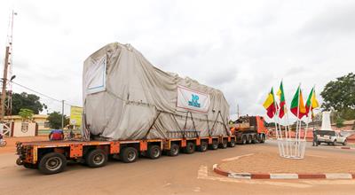 1285 kilometer door Afrika op modules van Faymonville