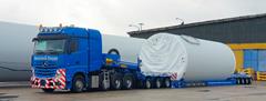 For this demanding project, the company from northern Germany placed its trust in a new 3+5 Faymonville VarioMAX low bed semi-trailer from Faymonville.