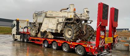 Der Kunde mit Sitz in Monchy Le Preux (62) hat sich für einen MultiMAX Satteltieflader mit hydraulischen Lenkachsen, hydraulischer Aufhängung und mit Gummi überzogenen Doppelrampen entschieden.