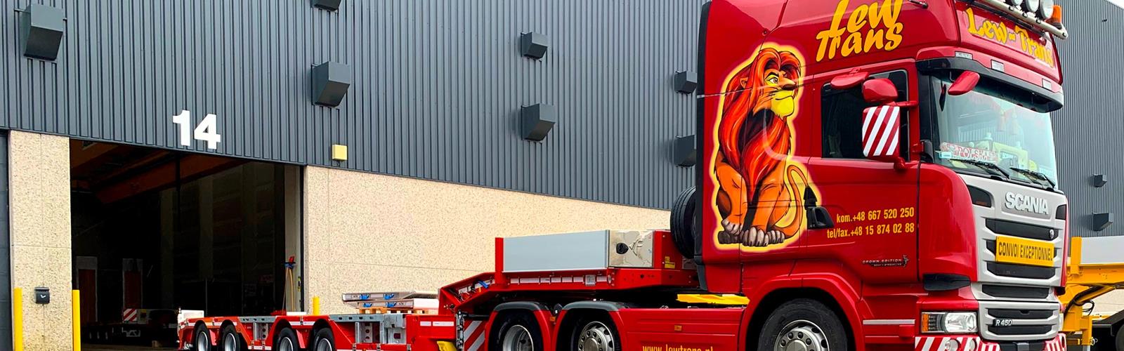 Der ausziehbare Satteltieflader MultiMAX mit Radmulden bietet maximale Flexibilität im Einsatz, ermöglicht einen höhenoptimierten Transport und erfüllt alle gesetzlichen Anforderungen in Sachen Lastve